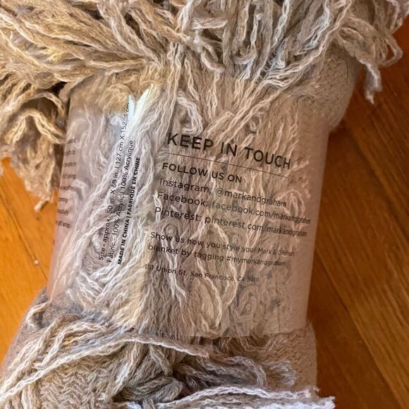 MARK & GRAHAM | taupe throw blanket NEW - Picture 3 of 4